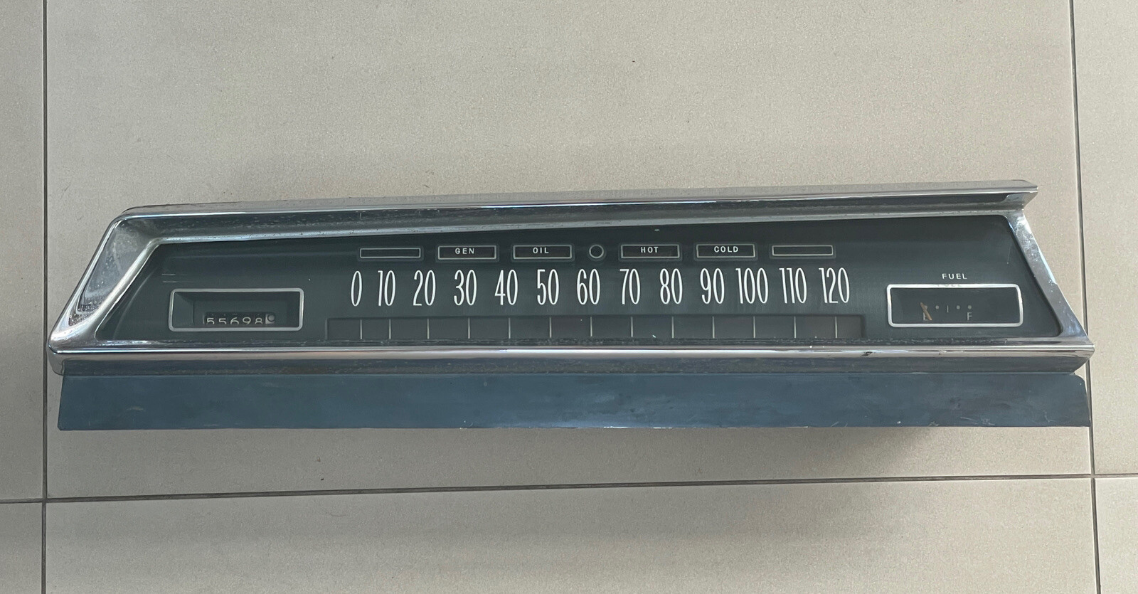 Foto 1 di 24