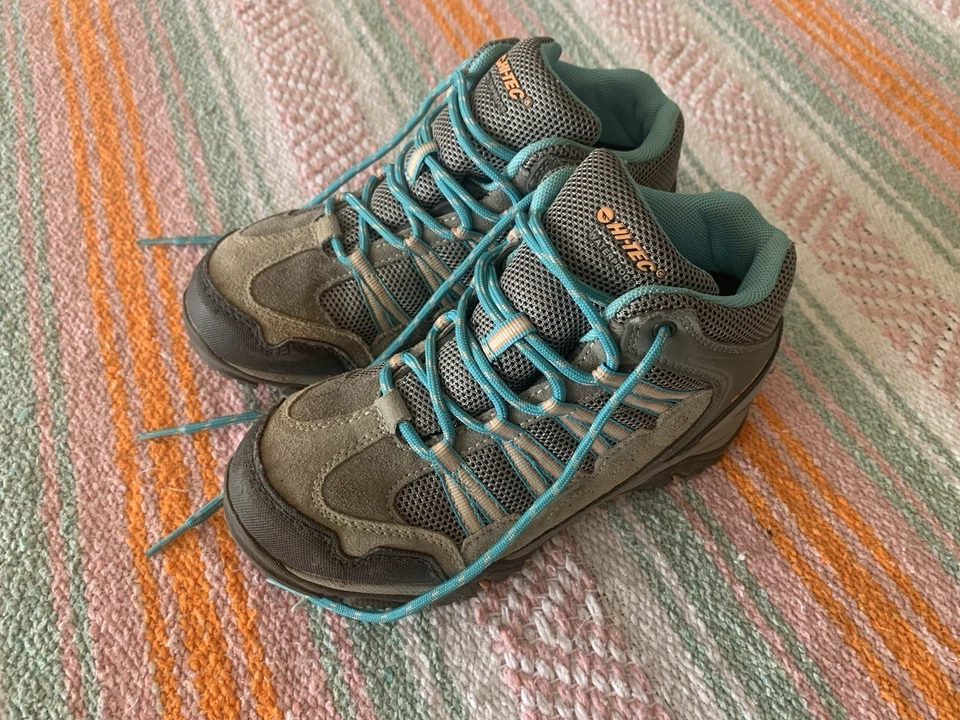 Hi-Tec Kids Size 2.5 Grey Lace-Up Hiking Boots - Image 2 of 4