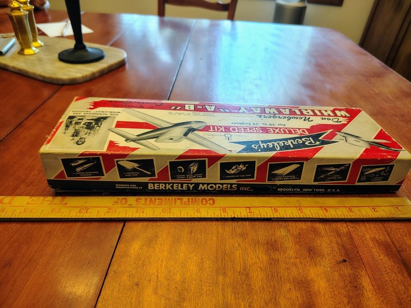 1949 Berkeley's WHIRLAWAY "A-B" .19-.33 CONTROLINER GAS AIRPLANE FLYING KIT MIB