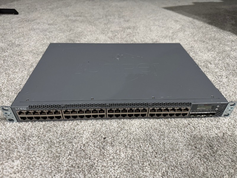 Juniper Networks EX Series EX3300-48P 48-Port 10/100/1000 Base Switch