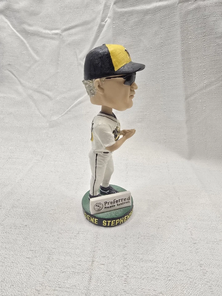 WICHITA STATE SHOCKERS BASEBALL GENE STEPHENSON VINTAGE BOBBLEHEAD VERY RARE - Image 2 of 4