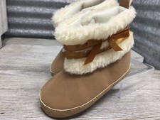 Moccasin Boots Crib Shoe Faux Fur Gold Ribbon Embellish Paw Sole Size 6-12 Month