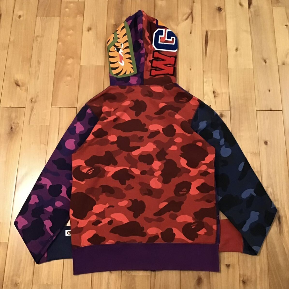 パーカー A BATHING APE MIX CAMO CRAZY SHARK MIX CAMO CRAZY SHARK FULL ZIP HOODIE | bape.com