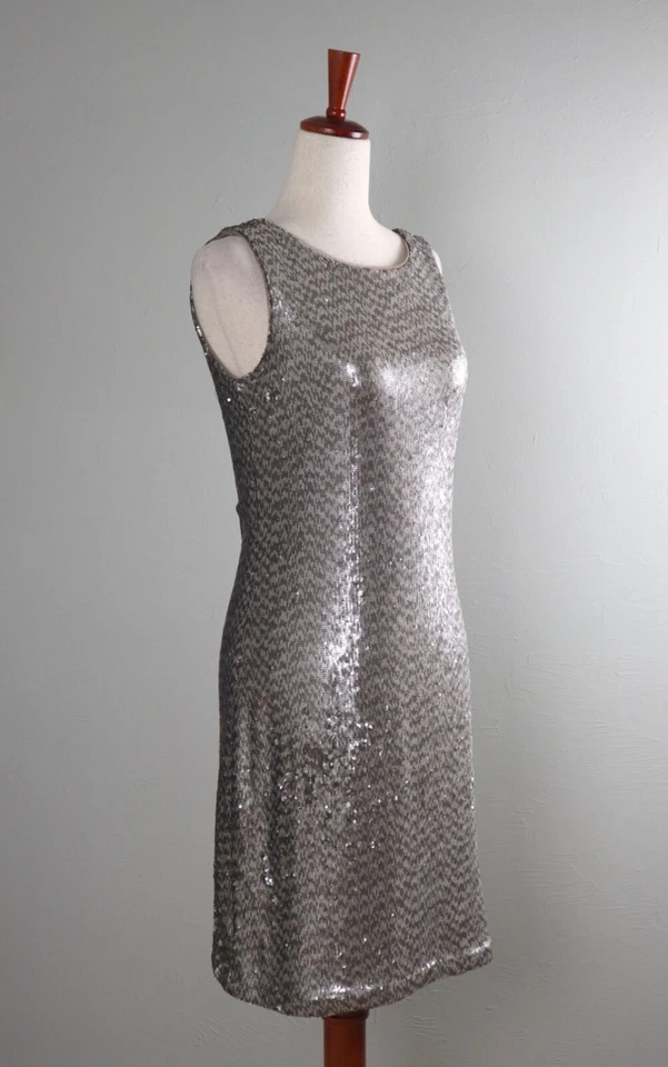 Vestido recto forrado con lentejuelas sin mangas WHITE HOUSE BLACK MARKET NUEVO CON ETIQUETAS $150 talla XS Foto 2 de 4