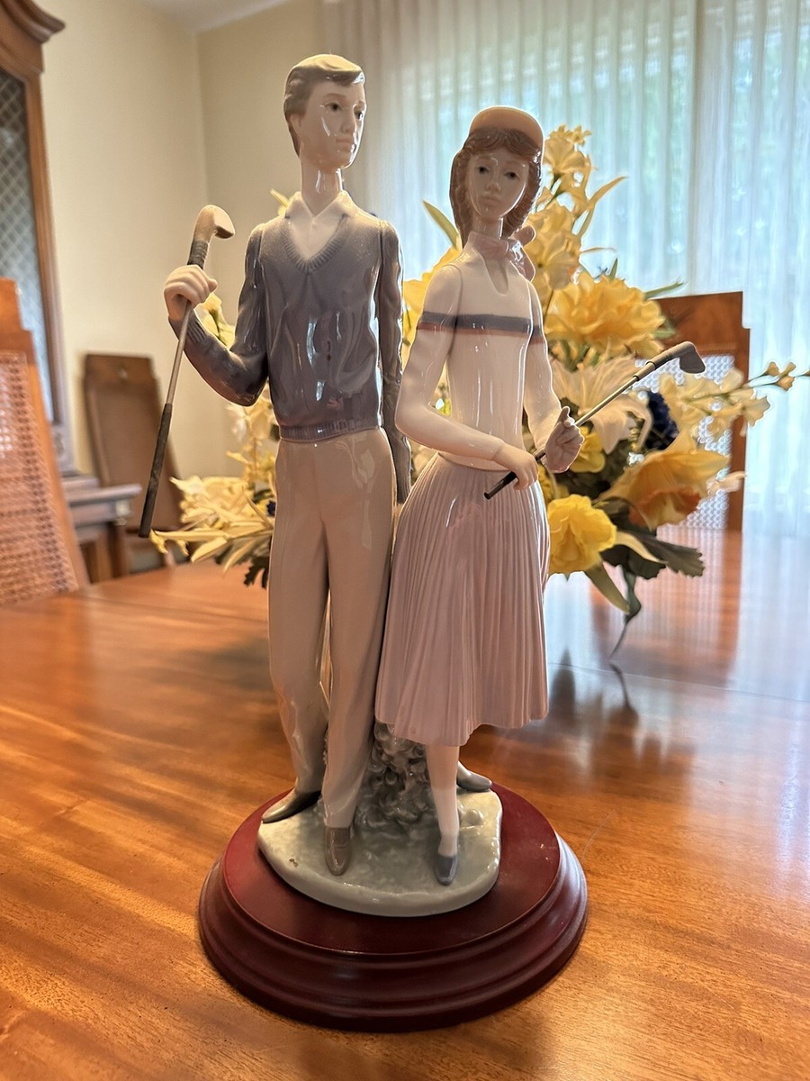リヤドロ　 LLADRO ゴルフのカップル　1453 Vintage Llardo Porcelain Figurine GOLFING COUPLE Issue 1453