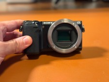 Sony NEX-5R (Body Only)