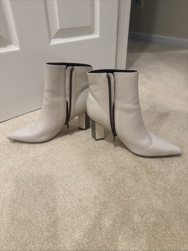Tony Bianco boots SZ 81/2 Pre owned Off White Narrow. - Picture 2 of 6