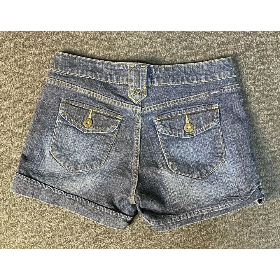 Pantalones Cortos de Denim de Algodón Cortado Levi Strauss Azul para Mujer Etiqueta 8 (31x4) Foto 4 de 4