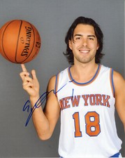 Sasha Vujacic Autographed 8x10 New York Knicks Free Shipping   #S2429A