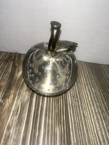 Fermacarte vintage vetro artistico trasparente con bolle controllate mela con stelo ottone - Foto 3 di 5
