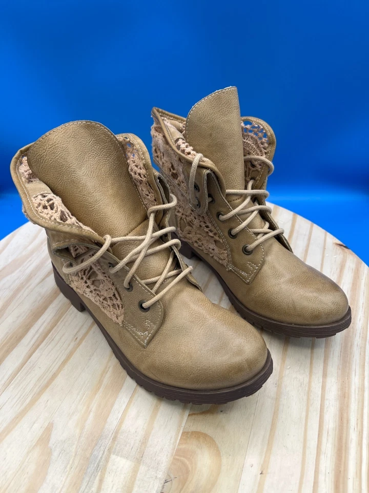 Rock and Candy by ZiGi Combat Boot Spraypaint Women's Sz 7 Tan Vegan 1" Heel - Image 2 of 4