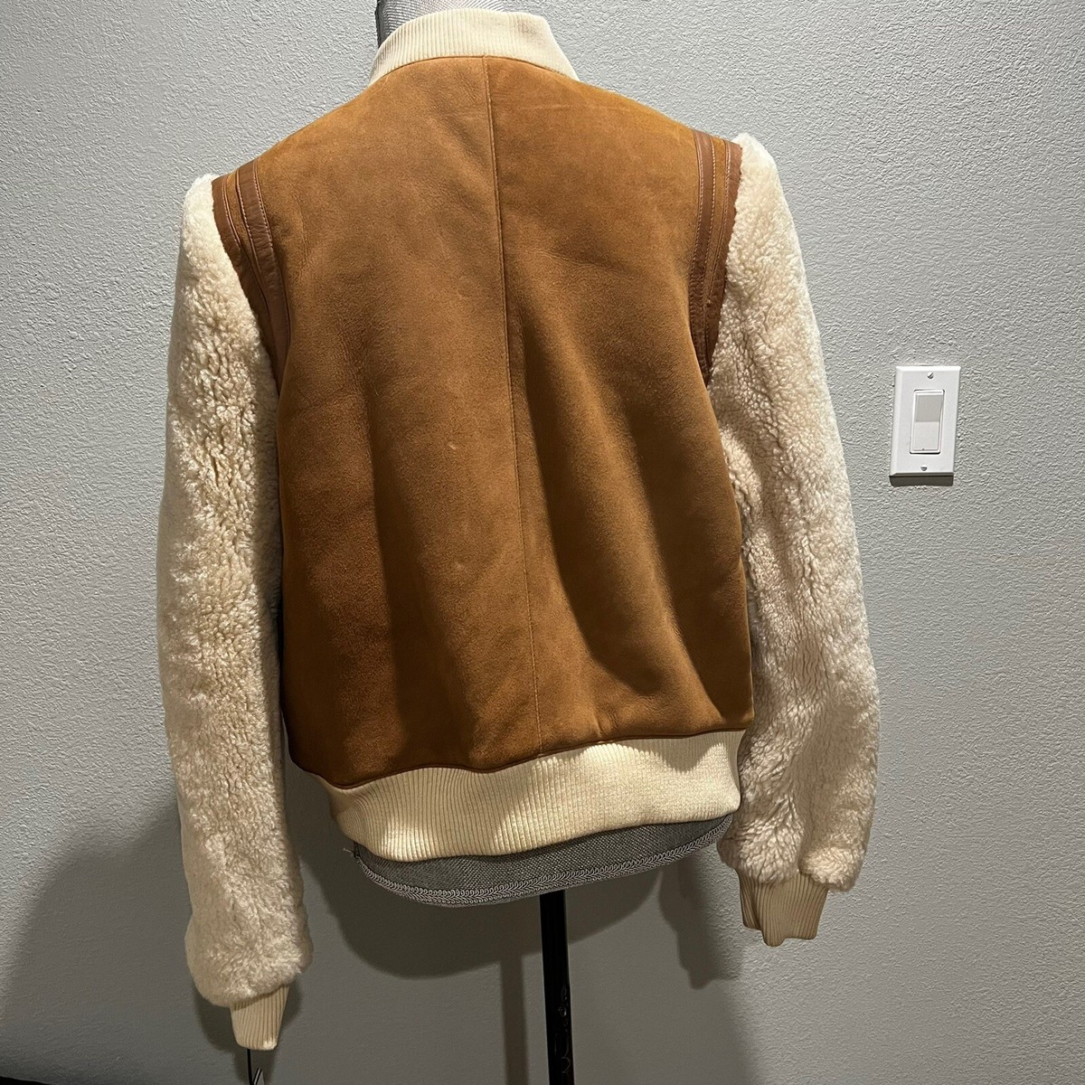 UGG レザージャケット ファージャケット　25fw UGG レザージャケット ファージャケット 25fw - メルカリ