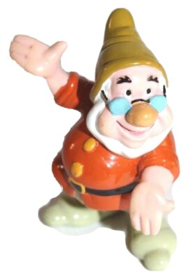 Disney Snow White Dwarf Doc 2'' Vinyl Plastic Figure Cake Top Figurine