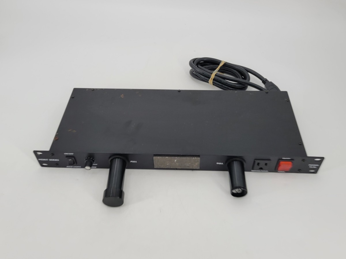 FURMAN M-8X2 箱付 Furman M-8x2 Power line conditioner and surge protector at