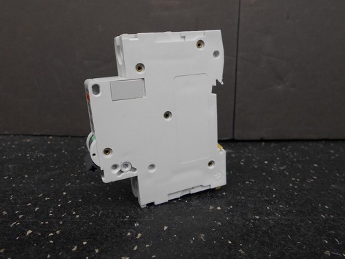 MERLIN GERIN C60N 20A TYPE B 277 VAC 24119 CIRCUIT BREAKER - Picture 2 of 5
