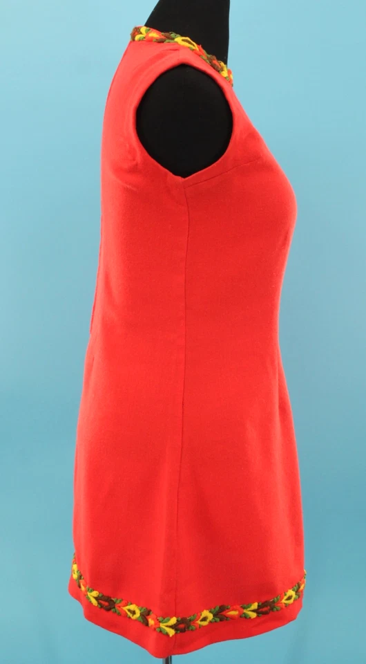 Mini vestido recto vintage para mujer años 60 rojo con ribete bordado multicolor M/L años 60 Foto 3 de 4