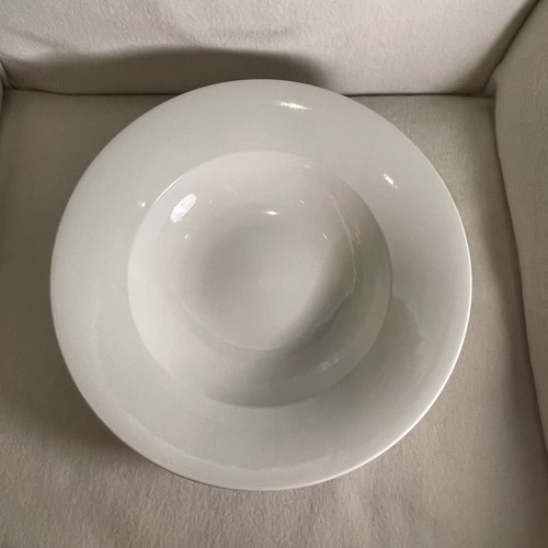 POTTERY BARN GREAT WHITE SERVING BOWL LARGE RIM SHAPE 12 1/4” - Picture 2 of 4