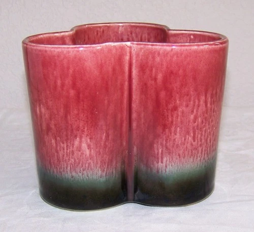 Hull Pottery Vase 121 4.5 Inch Tall Club Clover Shape Pink Green USA