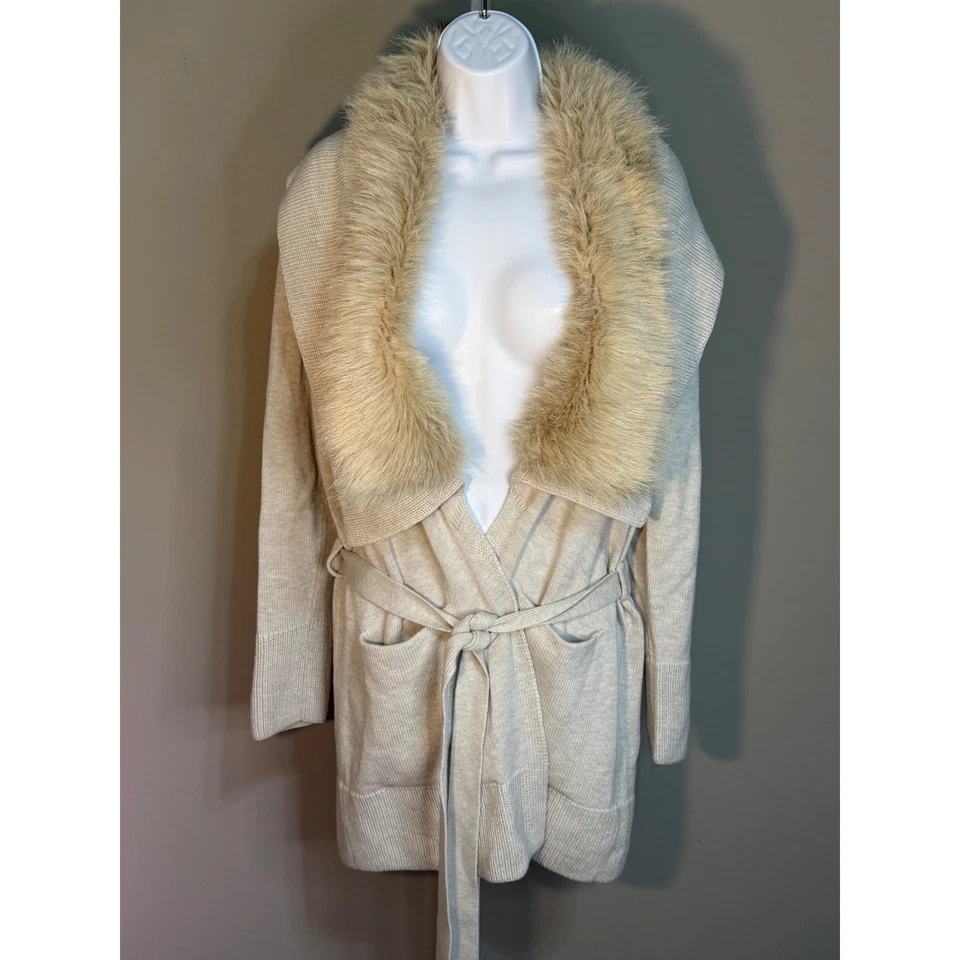 Cárdigan Banana Republic Lana Merino con Cinturón con Cuello Extraíble de Piel Sintética M Foto 2 de 4