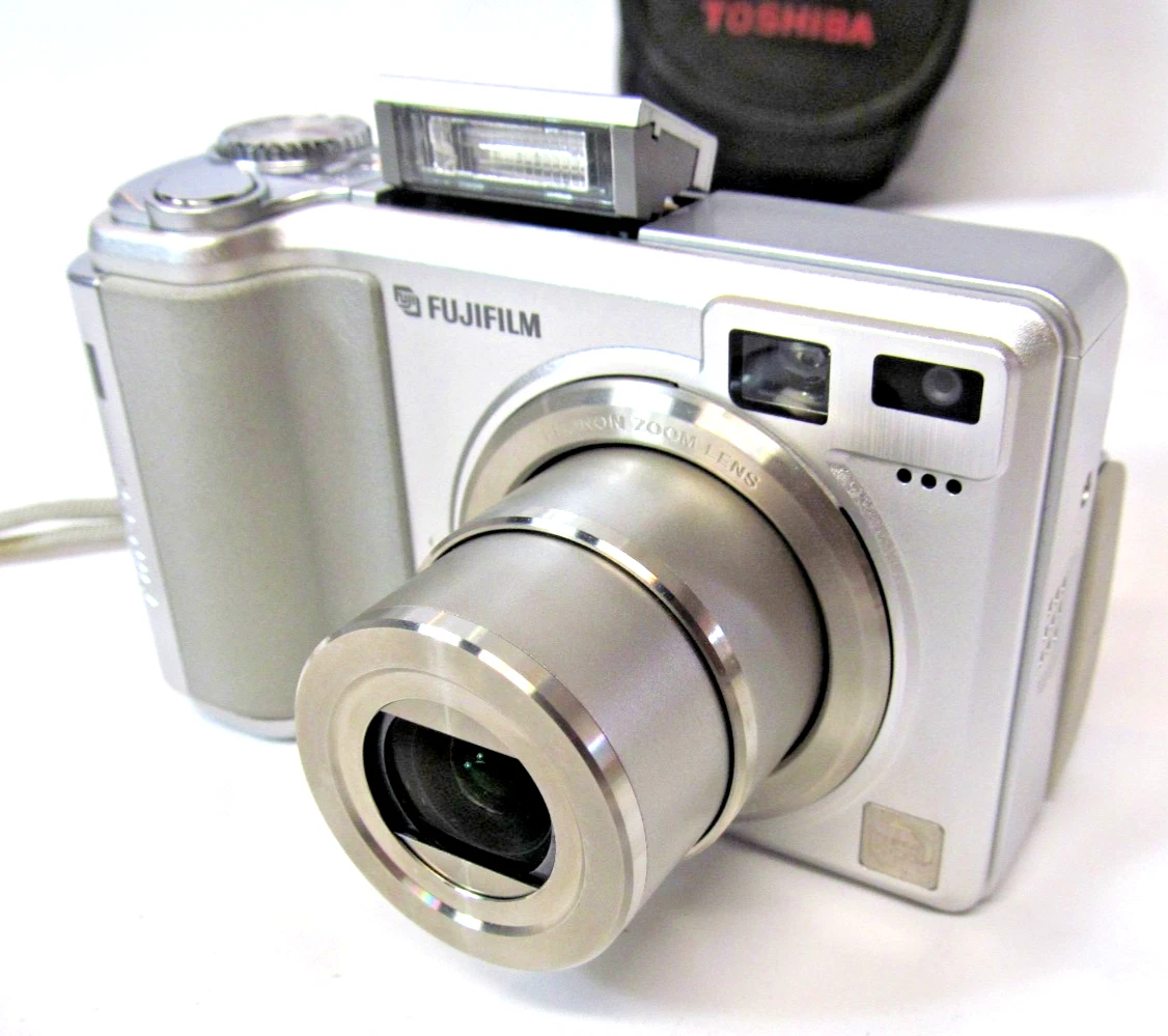 Preços baixos em Câmeras digitais Fujifilm FinePix E550 | eBay