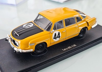 Tatra 603-2 B5 #44 rallye Marathon de la Route 1966 - AUTOCULT 1:43