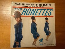 The Ronettes &lrm;&ndash; Walking In The Rain 1964 Philles 123 45 7&rdquo; Vinyl VG+
