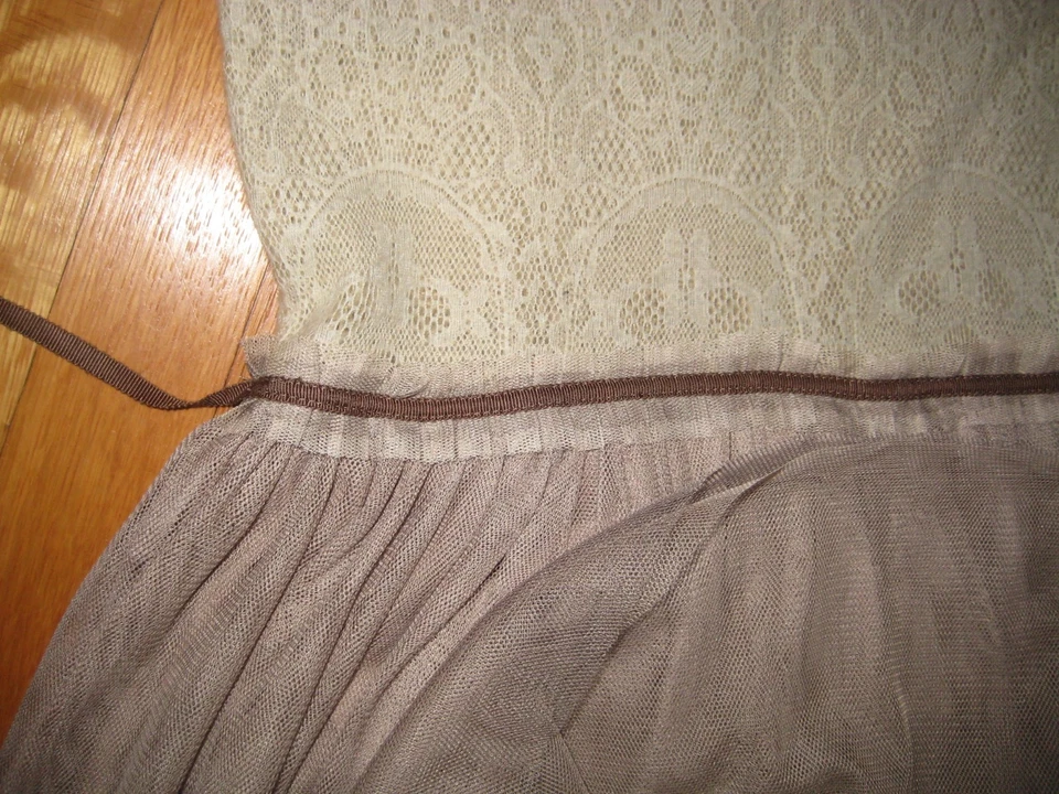 Vestido suéter Anthropologie Weston Wear Dulcie XS renda tule sem mangas bege - Imagem 4 de 4