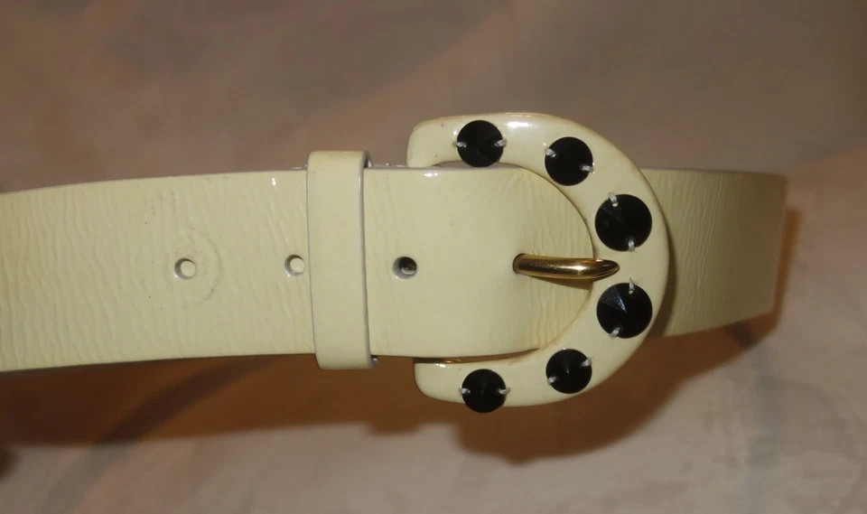 Cinto de couro envernizado Miu Miu Prada tamanho 34/35  - Imagem 2 de 4