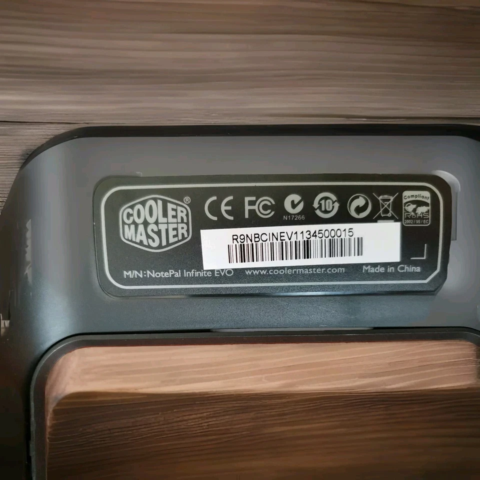 Cooler Master NotePal Infinite Evo mit USB Hub mit 3 Anschlüssen - Bild 3 von 4