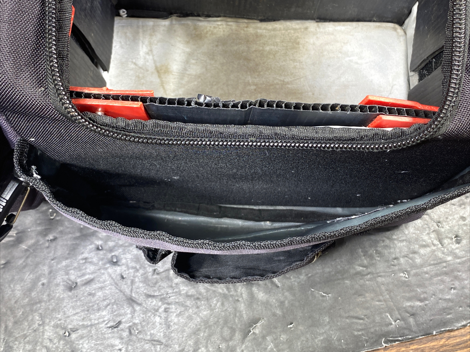 Dynamic Discs Fade Backpack Carry Bag Disc Golf Satchel Case Gray