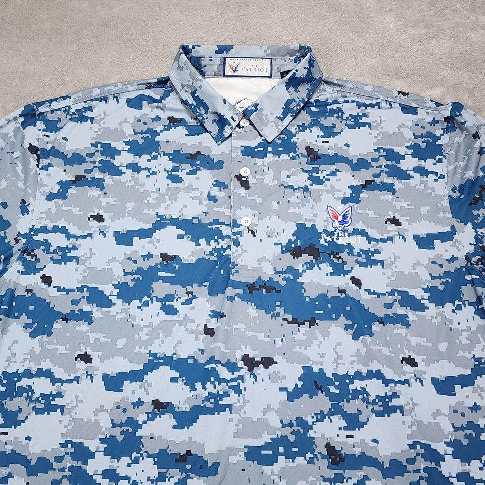 Camisa polo masculina The Patriot Folds of Honor grande cinza digital camuflagem desempenho - Imagem 2 de 4