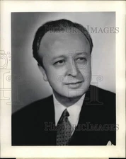 1943 Press Photo Conductor Howard Barlow on "Voice of Firestone" - pip06710