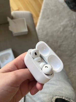 Apple AirPods Pro Bluetooth In-Ear-Kopfhörer, Weiß, 2. Generation, USB-C