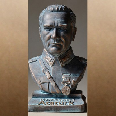 Kemal Atatürk Skulptur 20cm=7,88inch gypsum-bronze  
