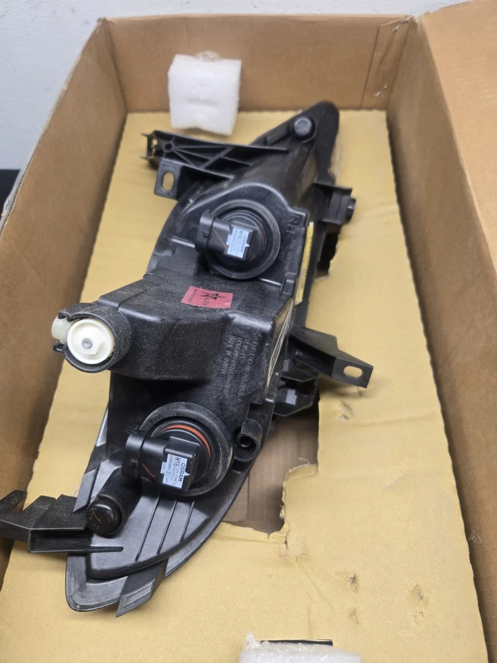 Conjunto de faros antiniebla Nissan Máxima Depo 315-2032R-AC 2016-2018 Foto 3 de 3