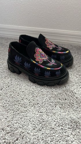 Neu ohne Karton Farm Rio schwarz bestickt Gobelin Schuhe 6