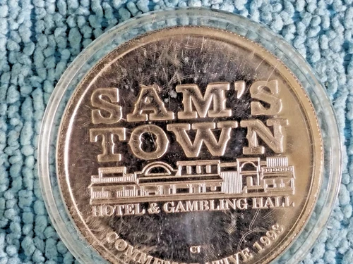 Sam Boyd Sam's Town Hotel & Gambling Hall 1 oz 999 Silver Art Round Vintage 1993