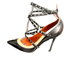 Valentino Garavani Heels Love Latch Pointy Toe Shoes 37 1/2 black beige Grommets
