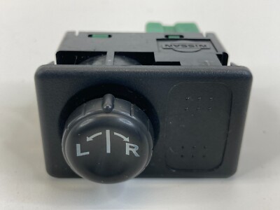 2001-2004 NISSAN PATHFINDER DASH MIRROR ADJUSTMENT CONTROL SWITCH OEM