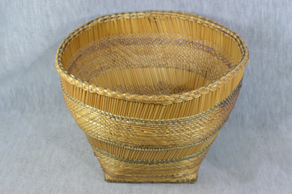 ALTER BASTKORB WOLLKORB - FEINSTE HANDARBEIT - Bild 3 von 4