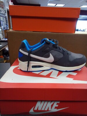 Size 9 - Nike Air Max Coliseum Racer