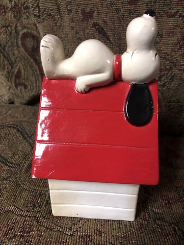 Vintage 1970 Snoopy Peanuts Ceramic Figural Doghouse Coin Bank United Feature - Picture 4 of 7