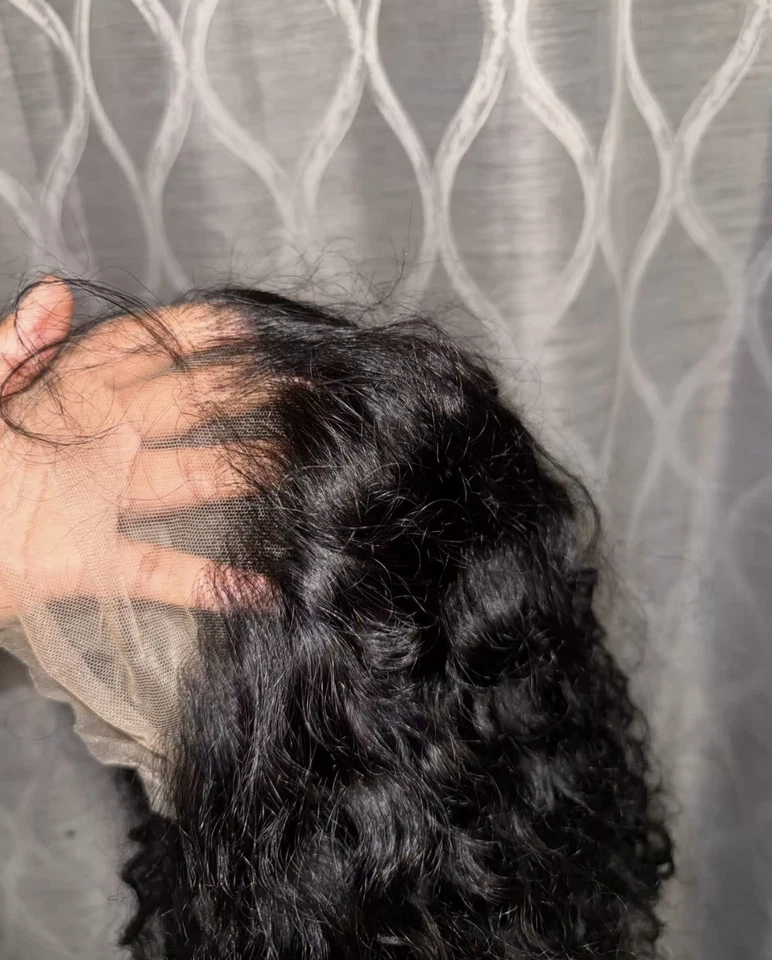 Peluca rizada frontal de encaje 36 pulgadas 13x4 100 % cabello humano brasileño Foto 2 de 4