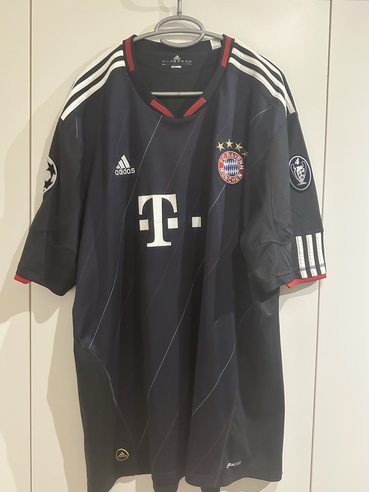Bayern Munich 2010-2011 Third Jersey | Vintage Soccer 3XL BRENO