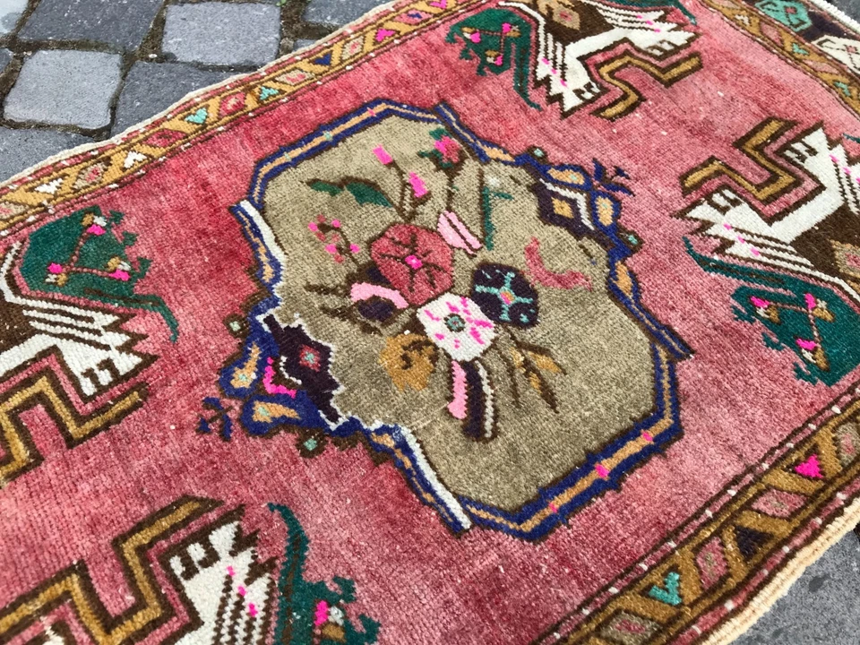 土耳其复古小地毯手工羊毛波西米亚浴垫地毯 1,6 x 2,8 英尺 — 第 2/4 张图片