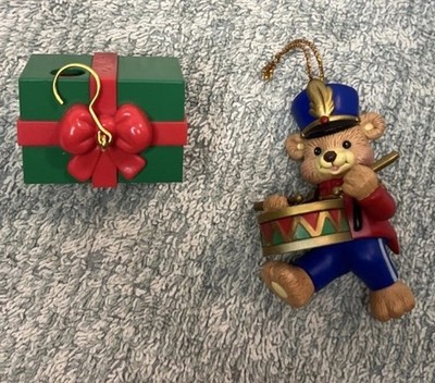 Vintage Matrix 1995 Promotional Solar Motion Ornament Drummer Bear