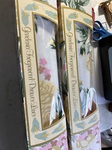 Vintage gardena drawer liner