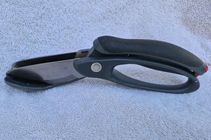 Silvermark Titanium Toss  and Chop SALAD CHOPPER Kitchen Shears Scissors