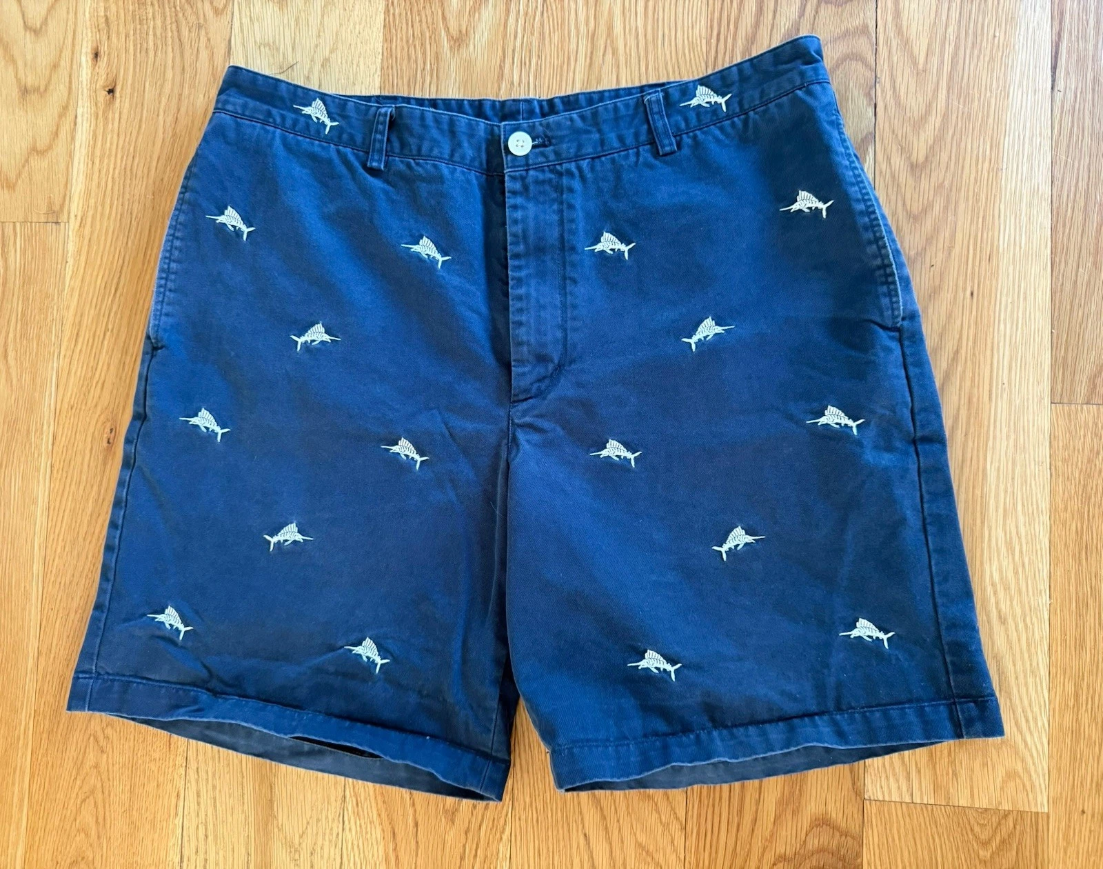 Vineyard Vines Club Shorts Men’s Size 38 Marlins Embroidered on Navy Cotton