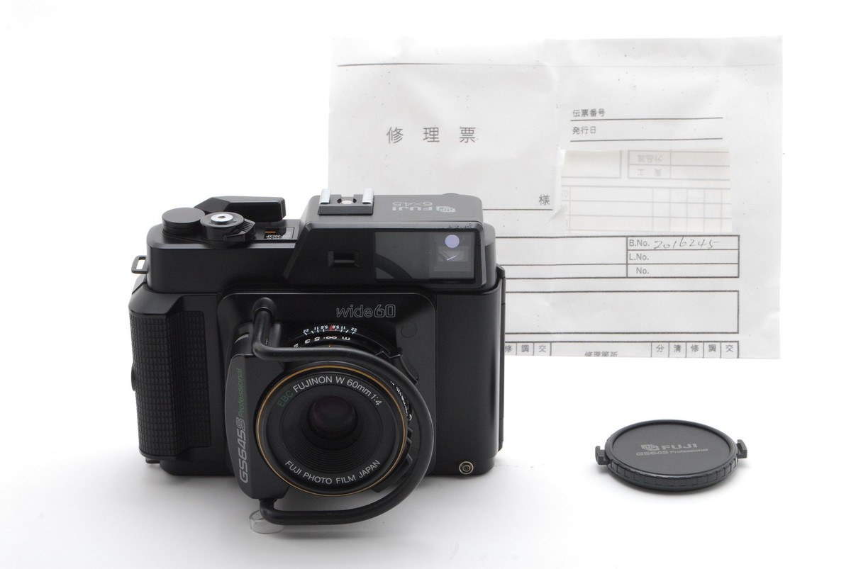 【良品】FUJIFILM GS645S Professional wide60 MINT w/ Strap] Fujifilm Fuji GS645S Pro Wide 60 Medium